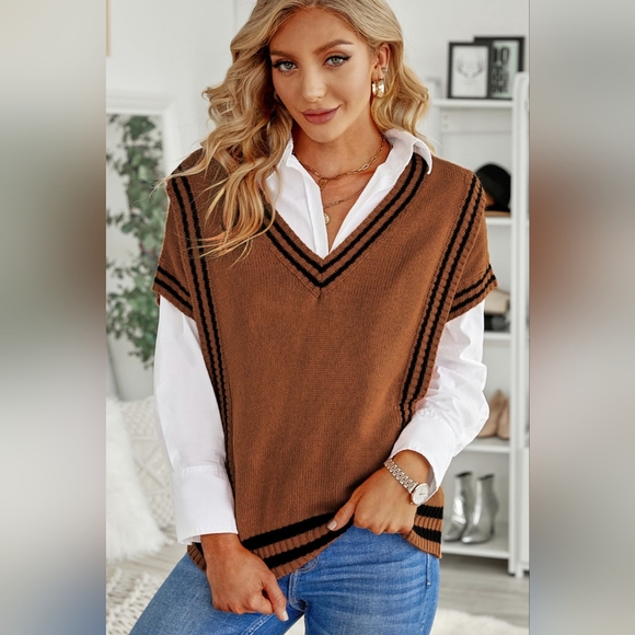 Striped Trim V-Neck Sweater Vest - Picture 2 of 7